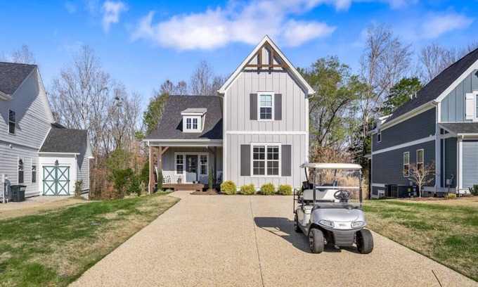 Tullahoma House | Hope's Crest · Beautiful Home with Lake/Marina Access and Firepit
