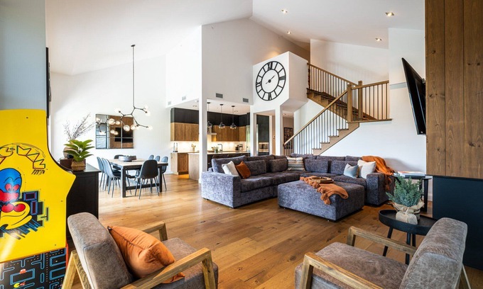 Mont-Tremblant Condo | Horizon 305 | Luxurious & Modern | Ski-in Ski-out | Village View/Tremblant Living