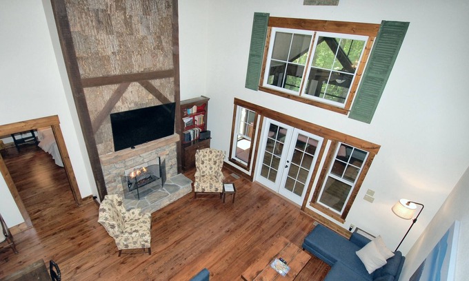Highlands Cabin | Horse Cove Haven, Charming, Woodsy Retreat