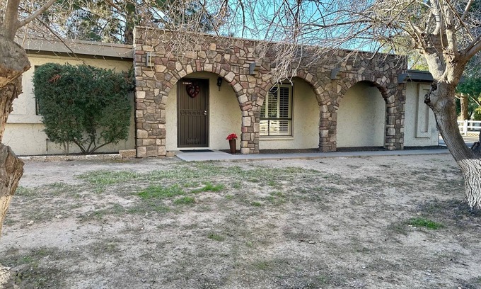 South Mountain House | Horse Ranch Centrally Located
