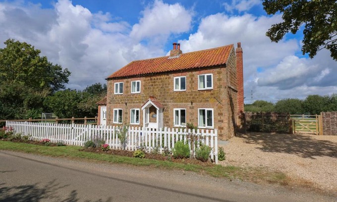 Pentney House | Horseshoe Cottage