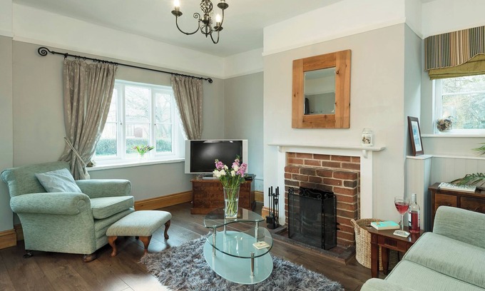 Saham Toney Cottage | Horseshoe House - UKC2743