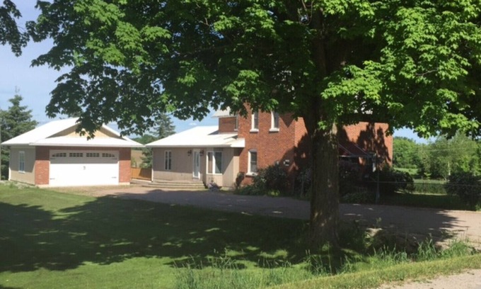 Oro-Medonte House | Horseshoe Valley Fieldview Farm