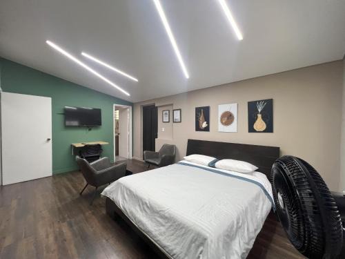 La Aguacatala Apartment | Hospedaje cerca a centro comercial de Santafé A104 By Roots Rentals