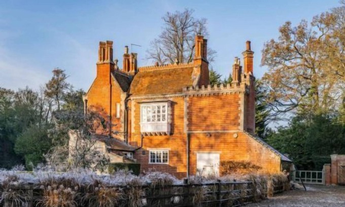 Bressingham House | Host & Stay | Bressingham Lodge