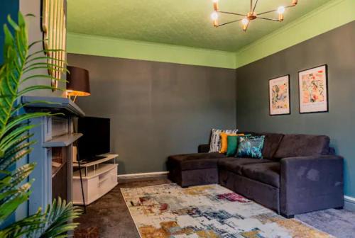 Worcester House | Host & Stay - Compton House