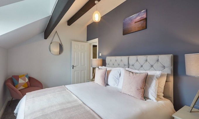 Saltburn-by-the-Sea Apartment | Host & Stay | Emerald Hideaway