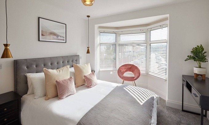 Saltburn-by-the-Sea House | Host & Stay | Montrose View