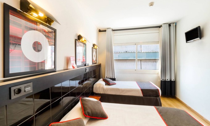 Sant Adria de Besos House | Hostal Athenas