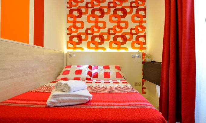 Embajadores Hotel | Hostal Far Home Plaza Mayor