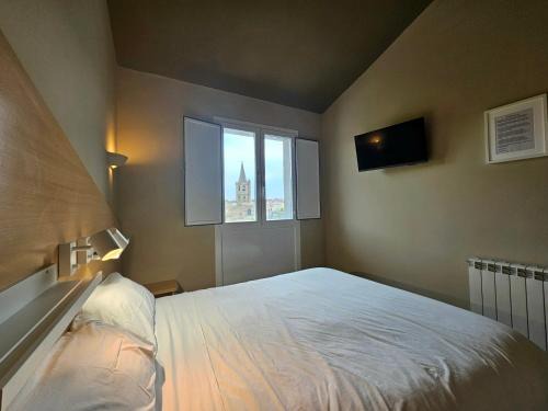 Sanguesa House | Hostal JP y Estudios