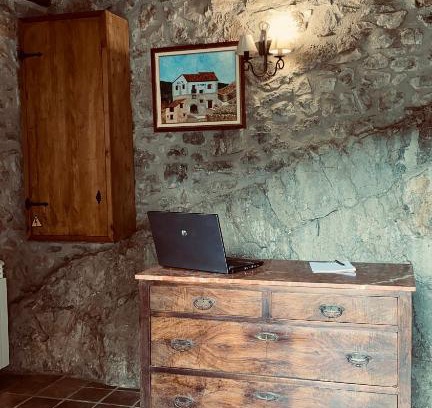 Fortanete House | Hostal La Muralla