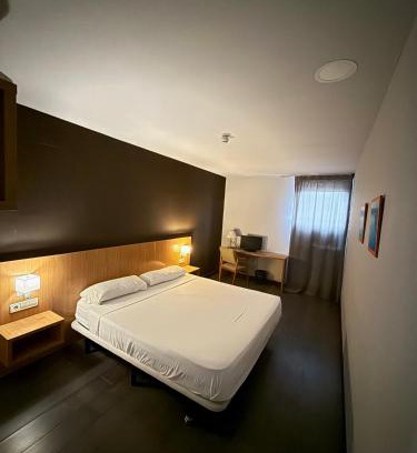 Casco Historico de Vallecas Hotel | Hostal Mediterranea