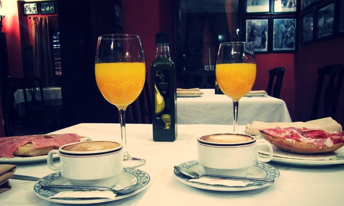 Huevar del Aljarafe Hostel | Hostal Pechi
