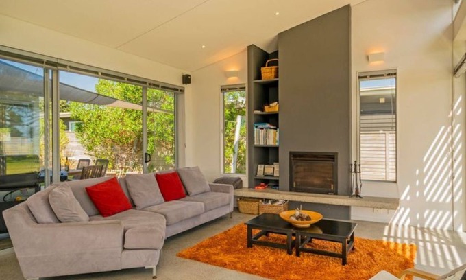 Matarangi House | Hosts on the Coast Taranui's Nest