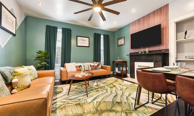 Bloomfield House | ★HostWise Stays★ Off Street Parking, Walk to Hospitals + Great Food
