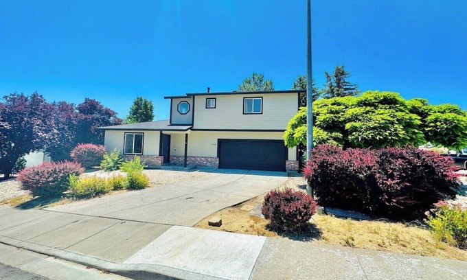 West University House | Hot August 4TVs Sleeps11