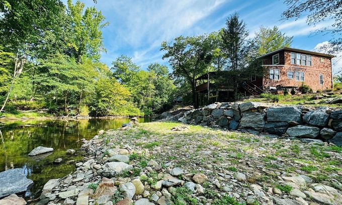 Hot Springs House | Hot Springs Creek House-Hot tub-Room for everyone!