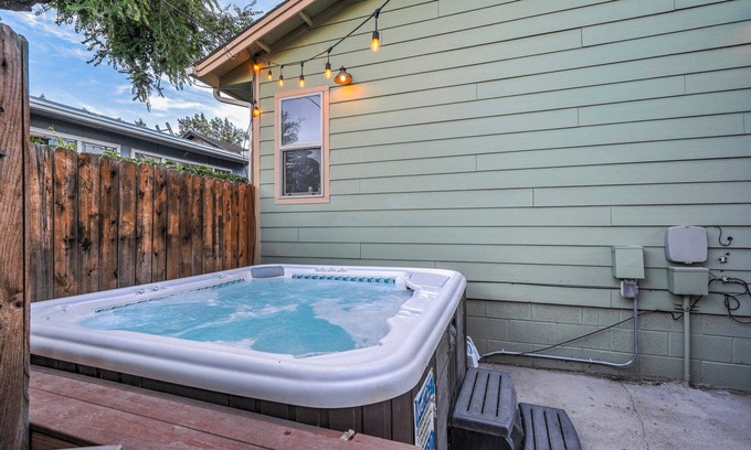 Central Colorado Springs House | Hot Tub-9 min to downtown-King Bed