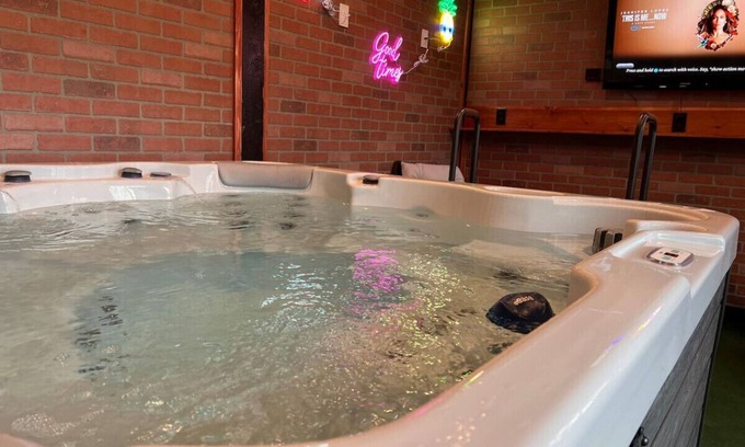 Enumclaw House | Hot Tub AC Walk to Downtown Views of Mt. Rainier