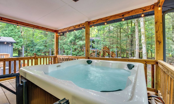 Albrightsville House | Hot Tub, Beach Access: Albrightsville Retreat!