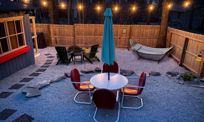White Mills Cottage | Hot Tub, Fire Pit, Minutes To Lake Wallenpaupack