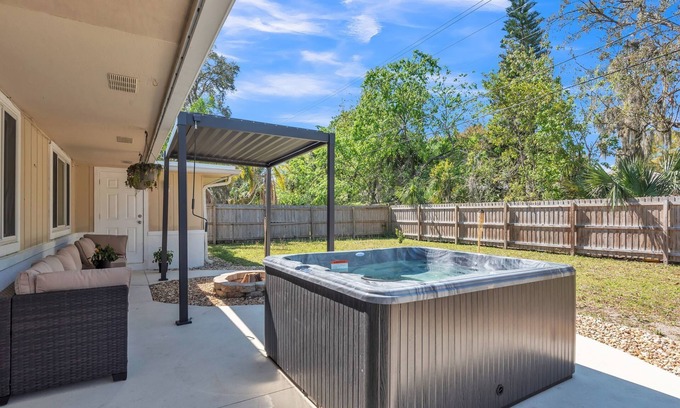 Florida Shores House | Hot Tub, Fire Pit, Near the Beach!
