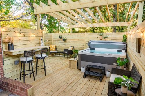 Southeast Raleigh House | Hot Tub Fire Pit Oasis 3mi to Downtown