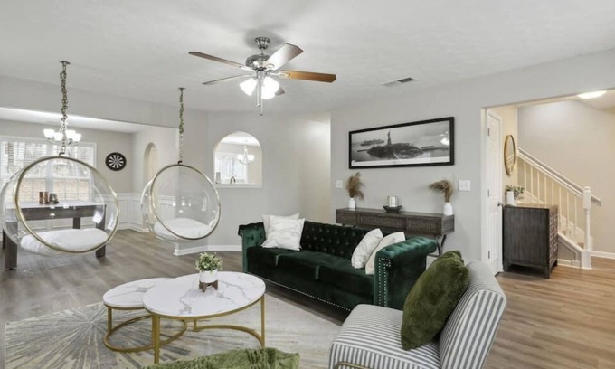 Loganville House | Hot Tub Fire Pit Pool Table 6 Beds Near Shopping
