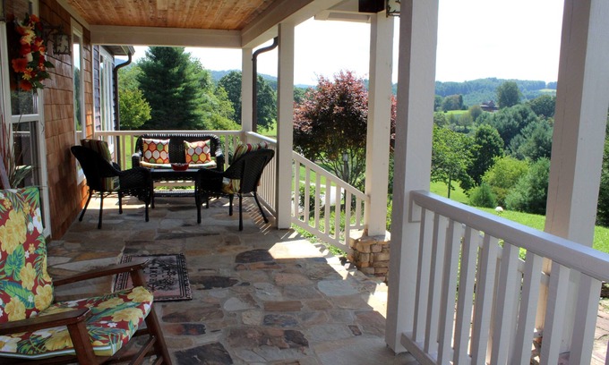 Jefferson Cabin | Hot Tub + Fireplace = The Perfect Sept Getaway @ The Ponderosa