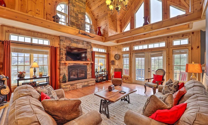 Vilas Cabin | Hot Tub & Game Room: 'A Mountain Dream' in Vilas