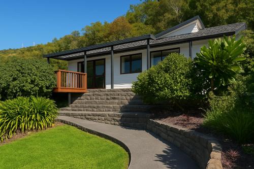 Kaikoura House | Hot Tub, Great Views, Close to Beach