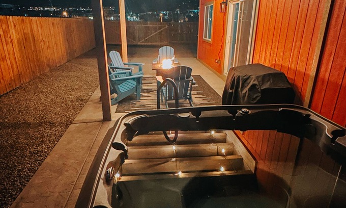 Colorado Springs House | Hot Tub/King bed in Old Colorado City