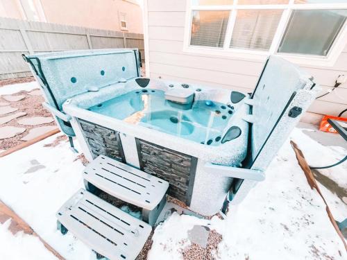 Fountain Villa | Hot Tub, King Beds, Pet Friendly Close to I25