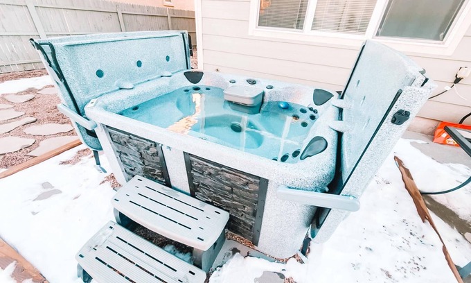 Fountain House | Hot Tub, King Beds, Pet Friendly Close to I25