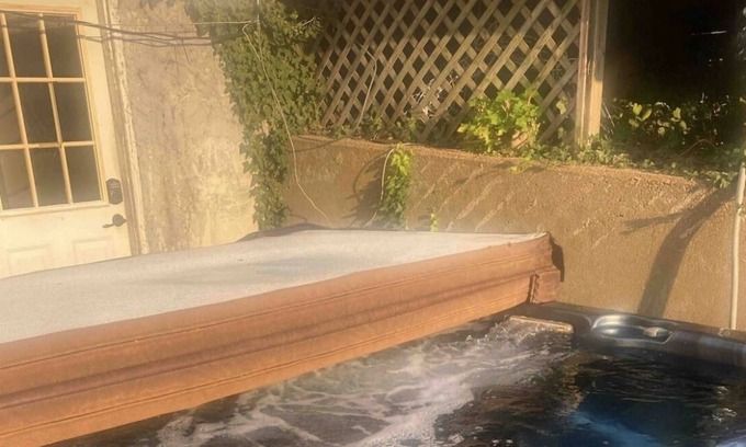 Norwich House | Hot Tub Minutes to Mohegan Sun