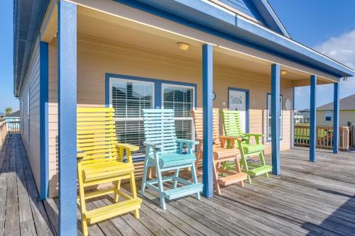 Crystal Beach House | Hot Tub, Patio and Deck Coastal Crystal Beach Home!