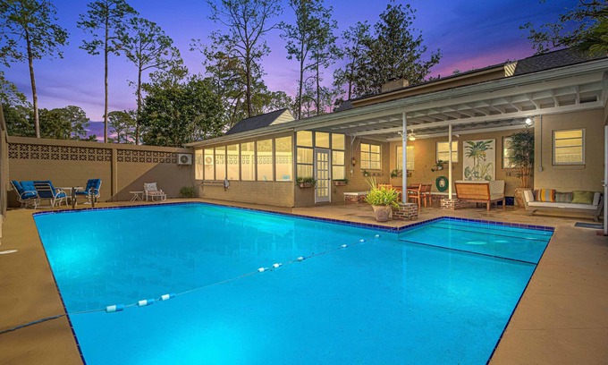 Ocala House | Hot tub, pool, bbq, game room near downtown