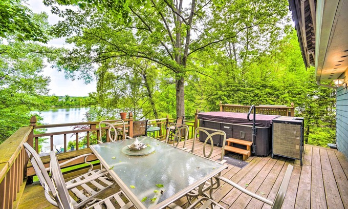 Athens House | Hot Tub: Secluded Hideaway on Sleepy Hollow Lake