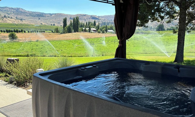 Oroville House | Hot Tub Views AC Games BBQ Pet Friendly – 10 Mins to Lake