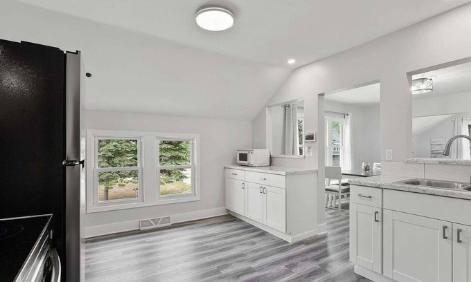 Two Rivers House | Hot Tub, Walk to Neshotah Beach, Sleeps 6