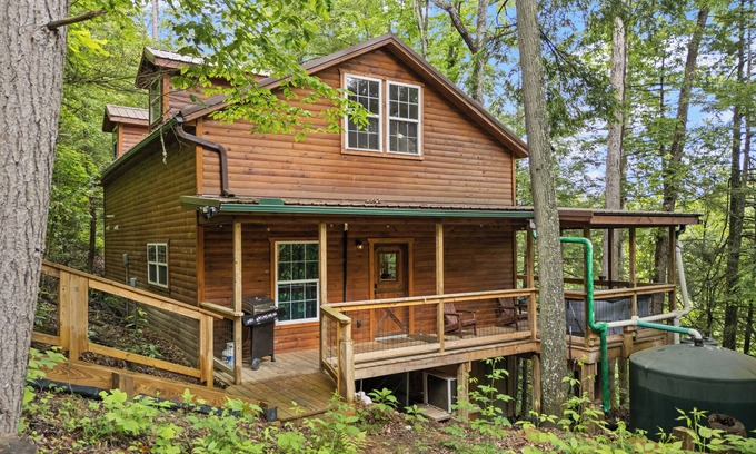 Rogers Cabin | Hot Tub & WiFi - Clifftop Cabin - Muir Valley