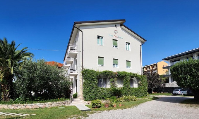 Albisano Hotel | Hotel 2 Palme