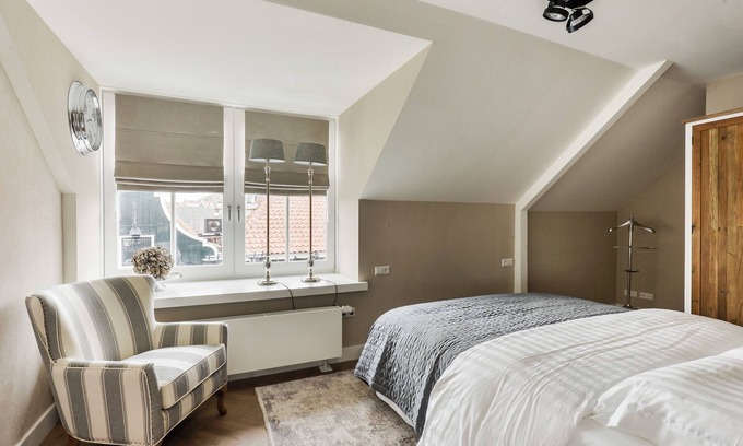 Volendam House | Hotel aan de Haven (room 5)