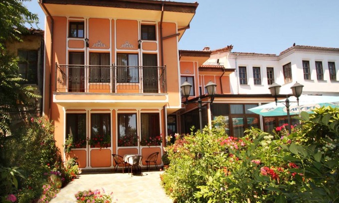 Plovdiv Old Town Hotel | Hotel Alafrangite