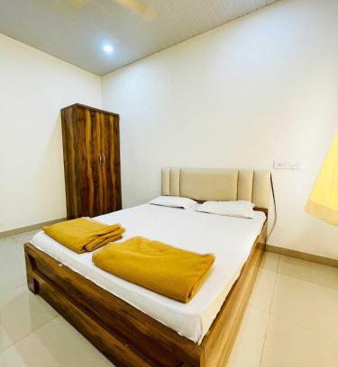 Ghodegaon Hotel | Hotel Amit Cafe and Lodging Bhimashankar