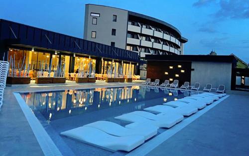 Baile Felix Hotel | Hotel Aventus