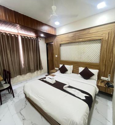 Nathdwara Hotel | Hotel Bansuri I opposite shreenathji temple 80mtr away 966o9o1oo6