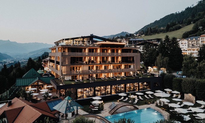 Alpendorf Hotel | Hotel Berghof | St. Johann in Salzburg