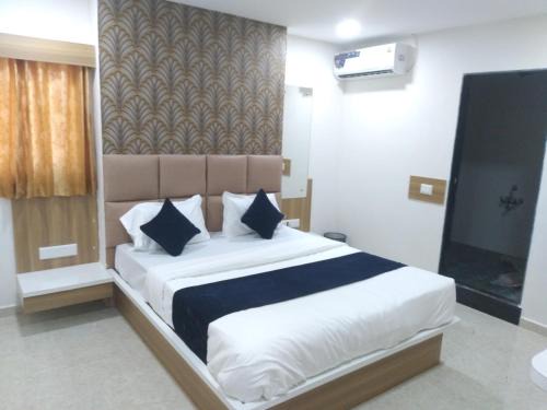Petlad Hotel | Hotel Bhavya Palace